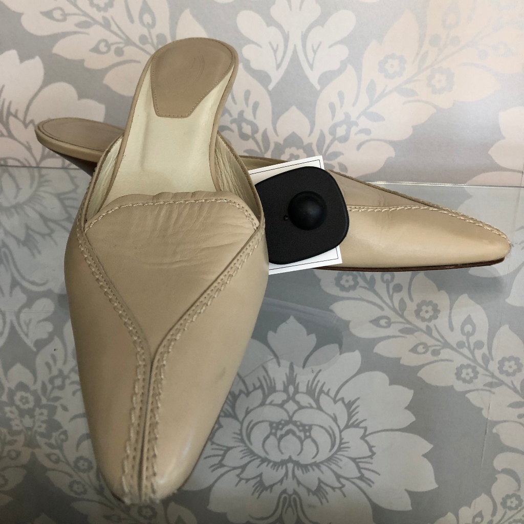 Tod's Beige Leather Pointed Toe Mule Kitten Heels
